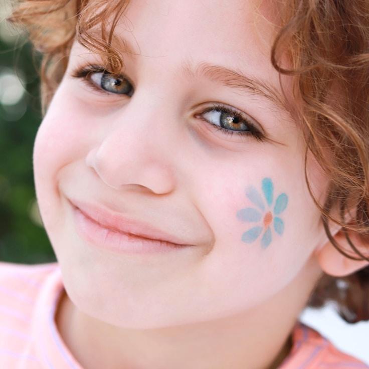 Portrait of Ananya meditation instructor